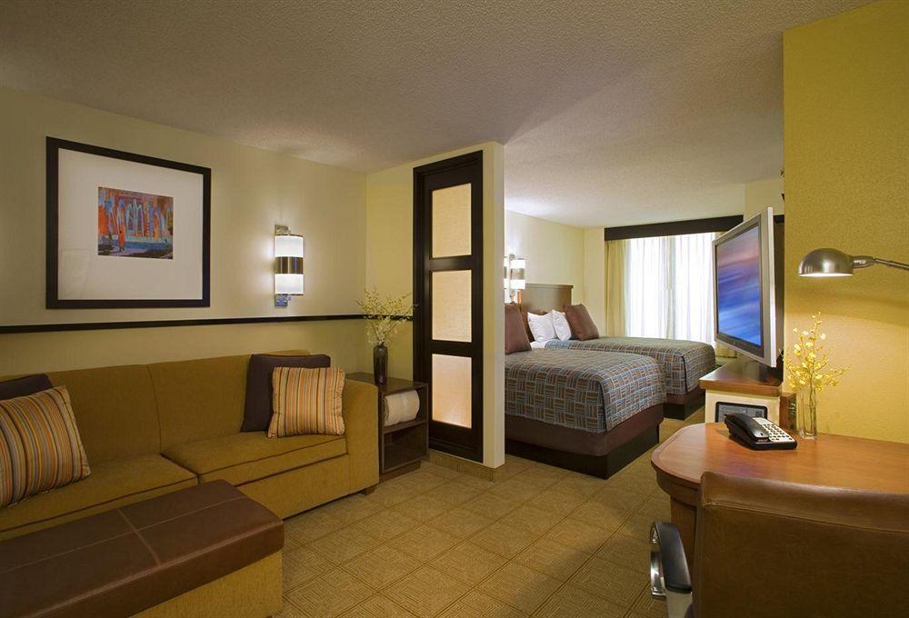 Hyatt Place Birmingham/Hoover Room photo